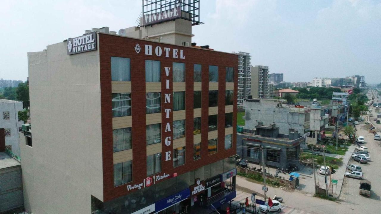 Hotel Vintage Zirakpur Chandigarh Panchkula Exterior photo