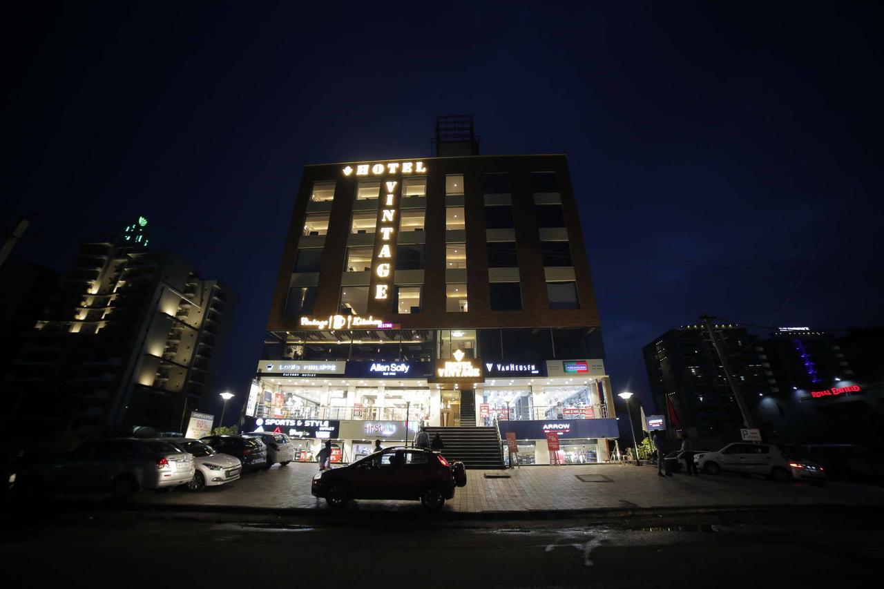 Hotel Vintage Zirakpur Chandigarh Panchkula Exterior photo
